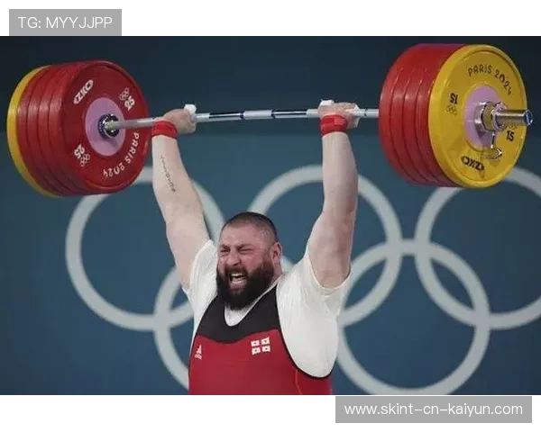 挺举阶段力量爆发轻松锁定总成绩